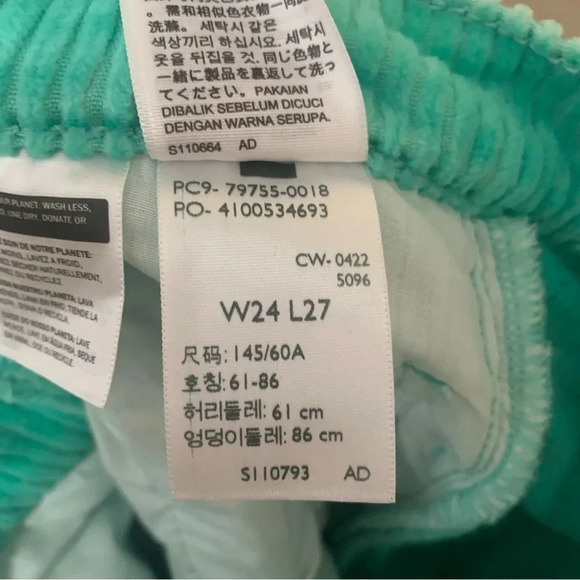 Levi’s Ribcage Straight Ankle Pants in Electric Green Corduroy Size 24 - Picture 16 of 16